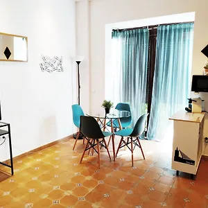  Apartment Style El Patio Triana